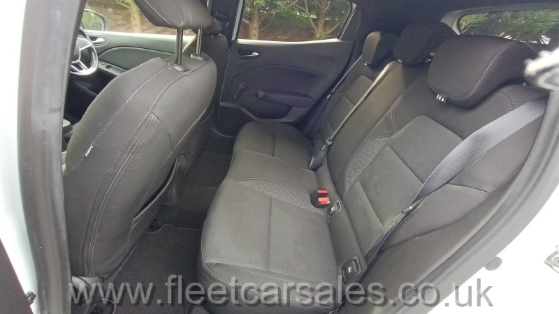 Renault Clio Iconic Diesel (8)